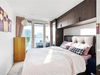 Two Bedroom Apartment - London ExCeL Stays photo 2