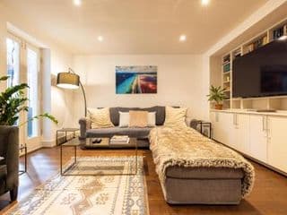 Niru 5-Star Hidden Secret on Earl's Court photo 1
