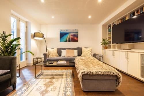 Niru 5-Star Hidden Secret on Earl's Court