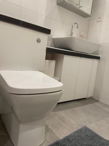 Bright, spacious, 3-bedroom Emirates apartment with terrace