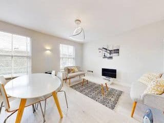 Stylish 2bed2bath flat 4min from tube station photo 1