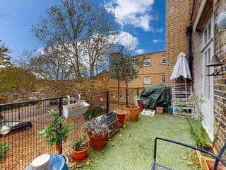 Stylish 2 bedroom 2 bathroom flat in Islington photo 4