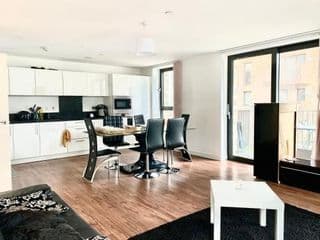 London Dockside Apartment photo 2