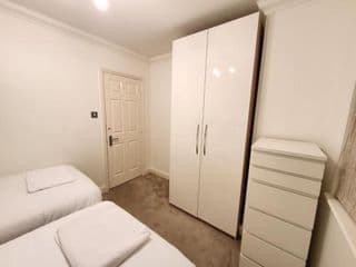 Garland Stylish 2 Bedroom Apartment A Minute Walk From Station photo 2