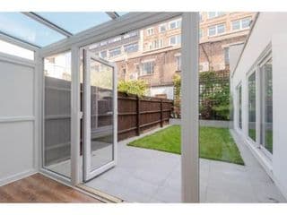 Pass the Keys King's Cross Sunny Garden Apartment photo 2