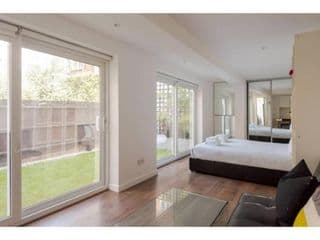 Pass the Keys King's Cross Sunny Garden Apartment photo 3