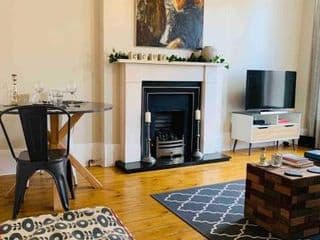 Luxury Fulham Flat with 5* touches nr River Thames photo 1