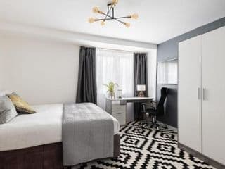Spacious and Modern 4 Bed Apartment next to Borough Station photo 1