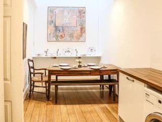 Pass the Keys Stylish 3 bedroom house in a quiet mews by tube photo 4