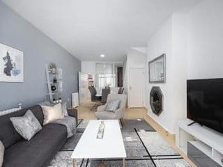 Spacious 4 Bedroom House next to Kensington Palace photo 1