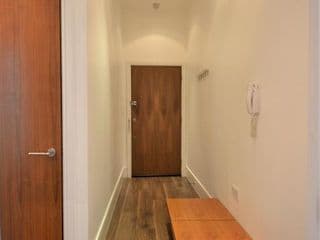 One Bedroom Apartment in Bayswater photo 1