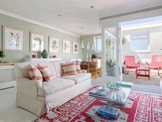 Lovely two bedroom flat with patio in Notting Hill photo 1