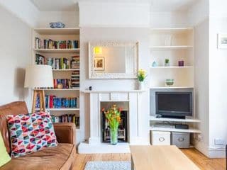 Pass the Keys Cheerful and Cosy Apartment in West London photo 3