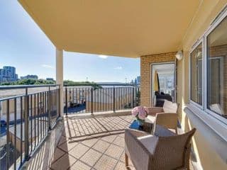Flourish Apartment - Constant Court - Canary Wharf photo 3