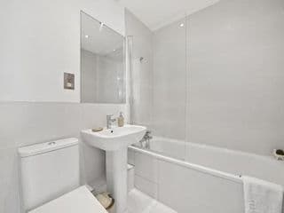 Manhattan-style 2bed near Camden Free WiFi photo 4