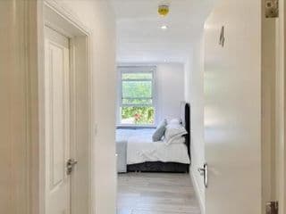 Luxury Room in Centrally Located Apartment - Room 4 photo 2