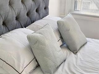Luxury Room in Centrally Located Apartment - Room 4 photo 4