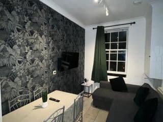 3 BedRoom Flat*5 Min walk to Kings cross. Netflix photo 2