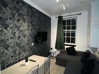 3 BedRoom Flat*5 Min walk to Kings cross. Netflix photo 3
