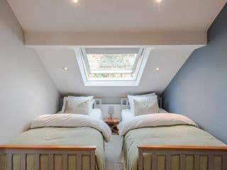 Stunning 3 Bed Duplex Apartment in the heart of West Hampstead photo 4