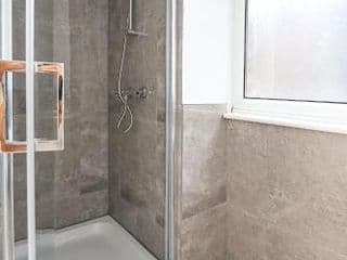 Stylish one bedroom apartment in Greater London photo 3