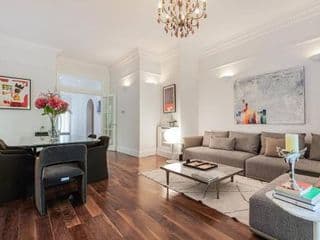 The Family Guy- Hampstead 3 Bed with Garden photo 1