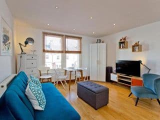 Convenient 1 bedroom apartment with parking photo 1
