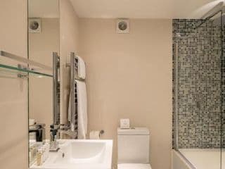 Fitzrovia - Charlotte Street by Flying Butler photo 4