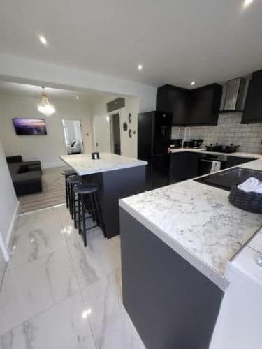 Eastend Apartments