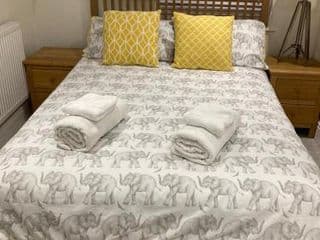 2 bed Home From Home Apartments photo 3