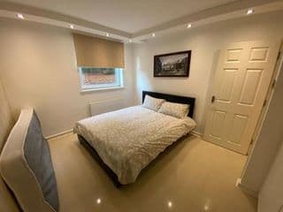 Lovely 2-bedroom flat facing Wimbledon Park photo 3