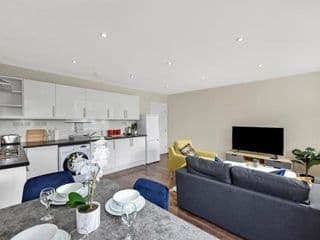 Lovely Family Flat with Excellent Transport Links photo 3