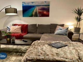 Niru Gorgeous Duplex Home 4BD/3BA photo 1