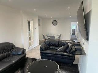 Lovely 3 bedroom flat in North London photo 1
