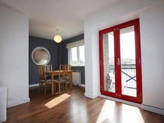 City Riverview Apartment with Parking photo 3
