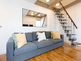 Spacious 4 bedrooms flat in New Oxford Street photo 4