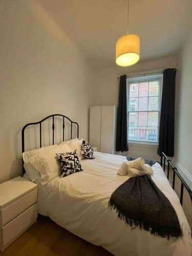 Spacious and bright 2 bed-flat in central london!