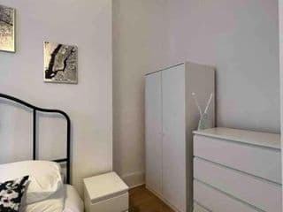 Spacious and bright 2 bed-flat in central london! photo 3