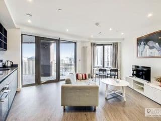 Deluxe One Bed Apartment by London ExCeL photo 4