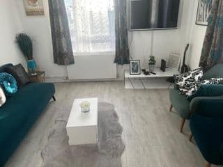 Lovely 2 bedroom flat with patio in Finsbury Park photo 1