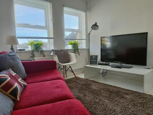 2 Bed Functional House Close to Manor Park Train Station