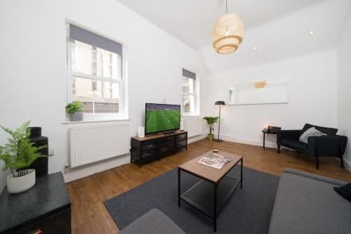 Wow! 2 Bedr/3 Beds/2,5 Bath/ Best Central Location