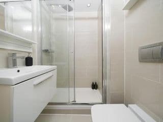 Wow! 2 Bedr/3 Beds/2,5 Bath/ Best Central Location photo 4