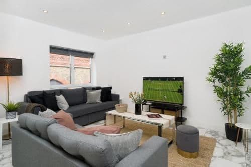 Best location! NEW! 2 BED/2,5 BATH OXFORD STREET!