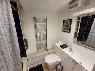 Cosy 3 bed 15 minutes to London Excellent Location! photo 4