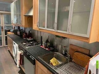 Large Studio flat in Kensington photo 2