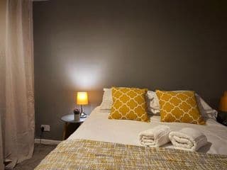 Vintage 3 Bedroom House near Catford photo 1