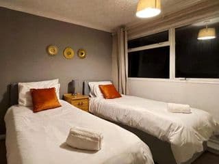 Vintage 3 Bedroom House near Catford photo 2