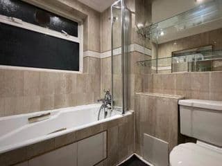 Vintage 3 Bedroom House near Catford photo 3