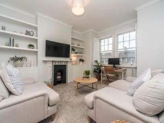 Pass the Keys Modern Victorian home 15 min from Central London photo 1